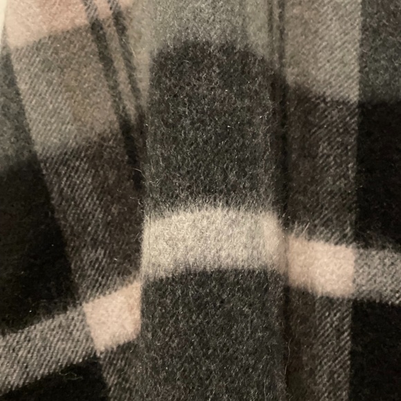 NWOT- Linda Richards Luxury Wool/Cashmere Plaid Wrap (OS) - Picture 5 of 7